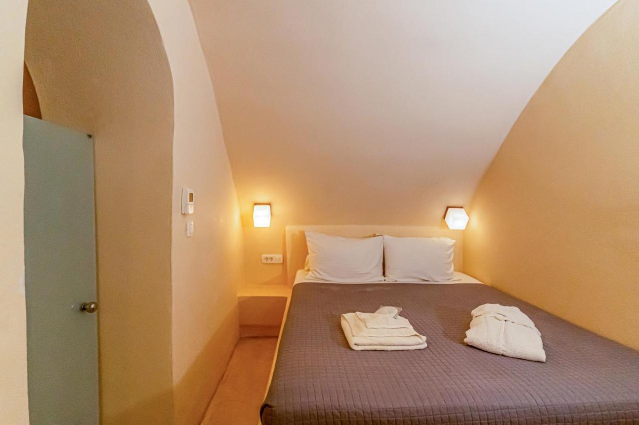 Alma Libre * Fira (Santorini)